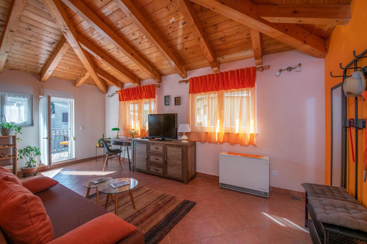 Apartment Orange 29